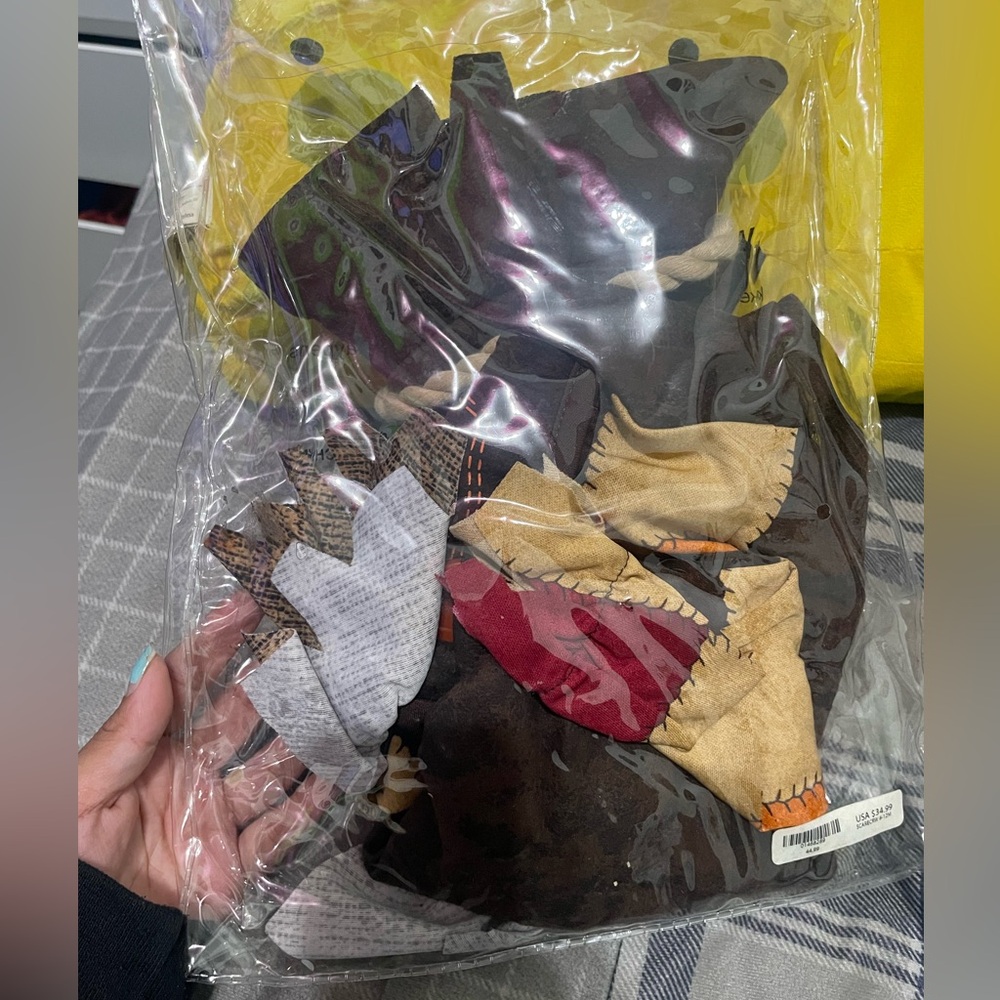 Assorted Fabric Scraps in Multicolor